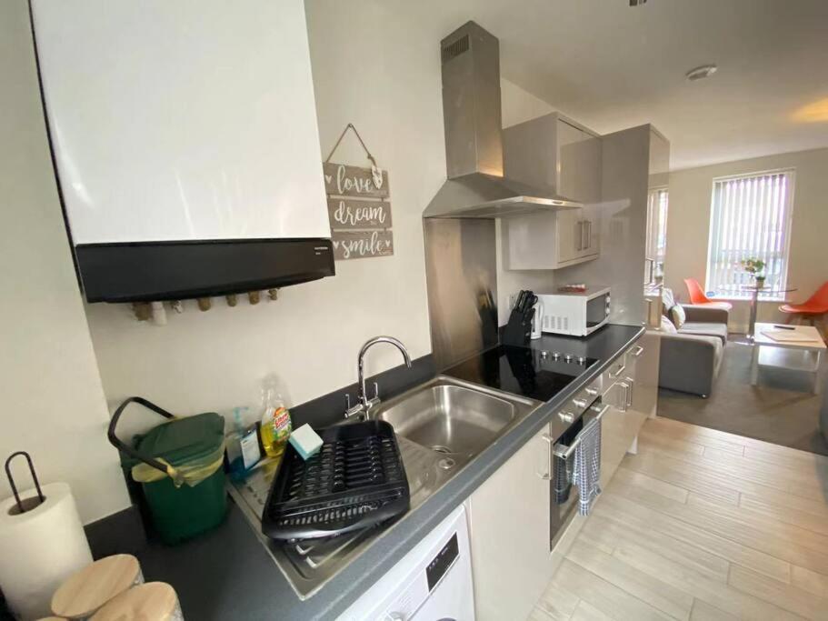 Velvet Sa 3 Guest House Great Location Business & Couple City Centre Apartment *